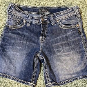 Suki Flap Short Silver Co